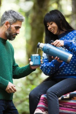 Thermosbeker Stanley The Legendary Camp Mug Hammertone Lake 0,35L 13 Thermosbeker Stanley The Legendary Camp Mug Hammertone Lake 0,35L -Avontuur Verkoop 7 800x1200 1