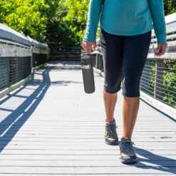 Thermosbeker Stanley The Quick Flip Grijs 0,7L -Avontuur Verkoop Stanley20 20The20GO20Quick Flip20Water20Bottle200.720L20 202420OZ20 20Lifestyle20Images20 202 1